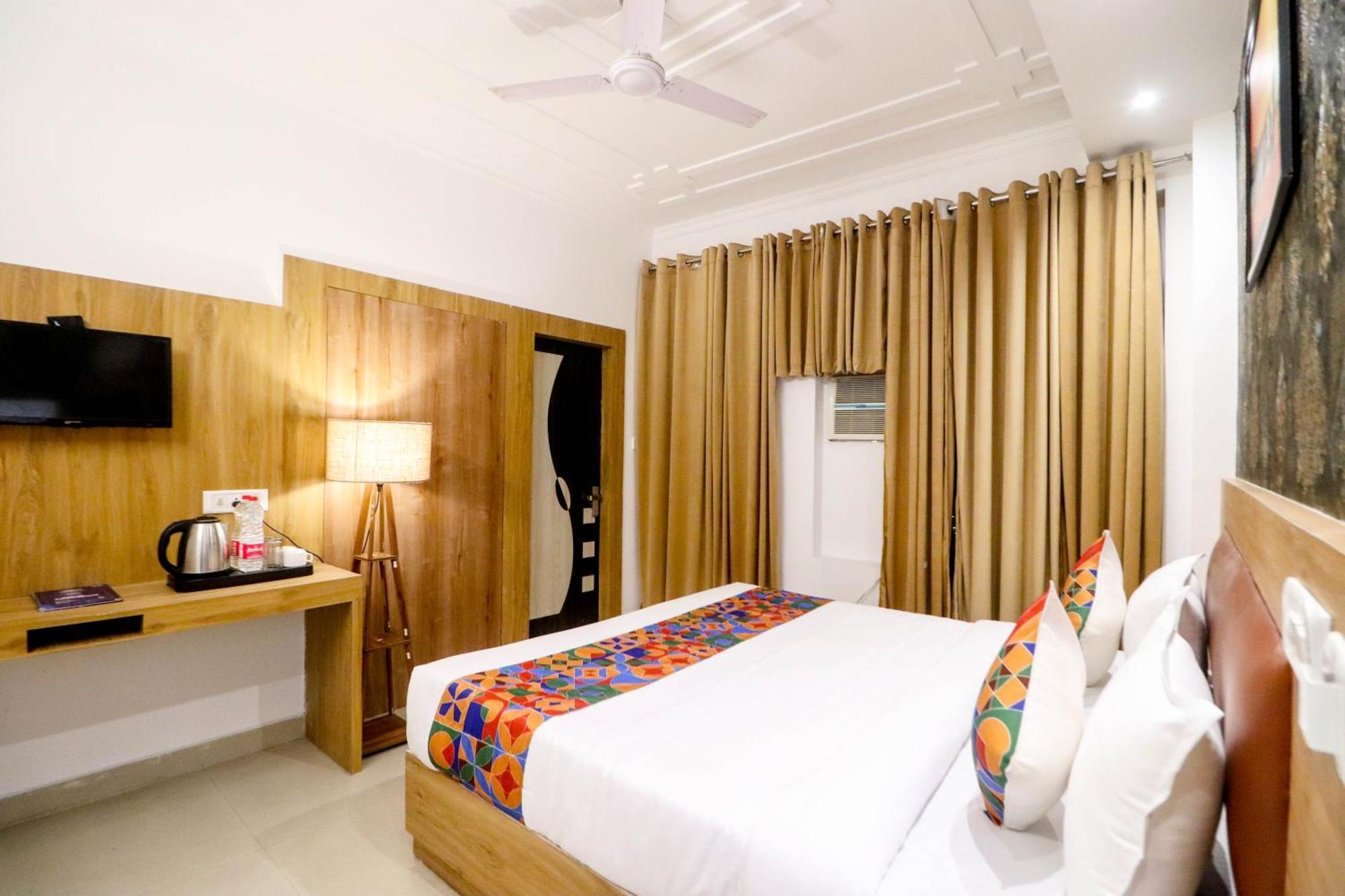 Hotel Vvs Near Delhi Airport New Delhi Exterior photo