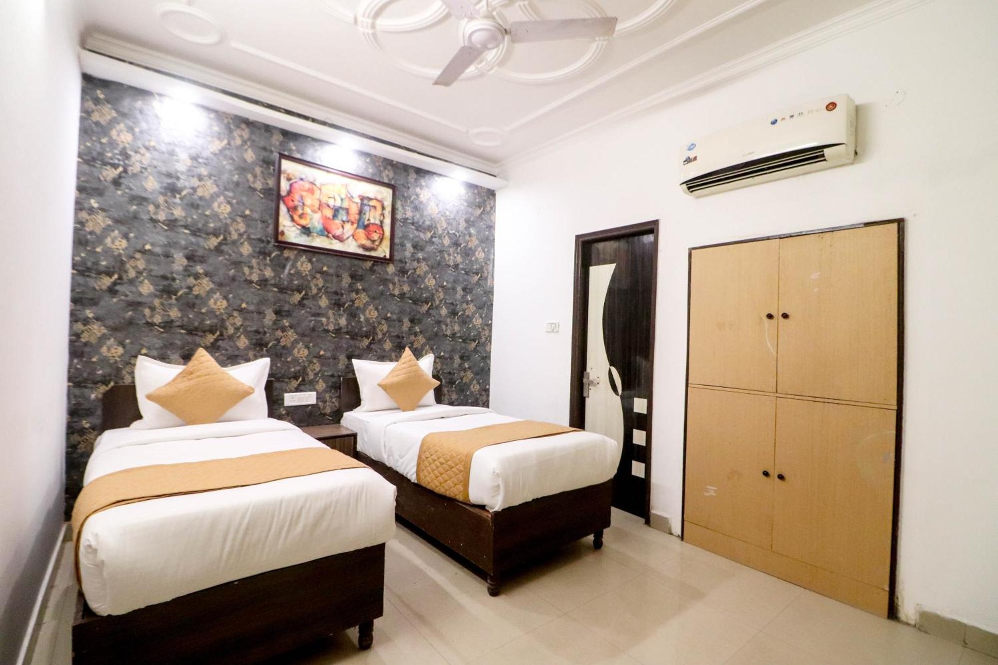 Hotel Vvs Near Delhi Airport New Delhi Exterior photo