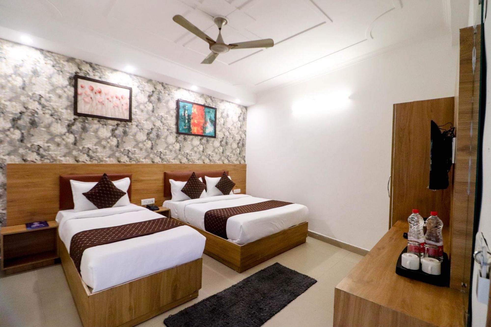 Hotel Vvs Near Delhi Airport New Delhi Exterior photo