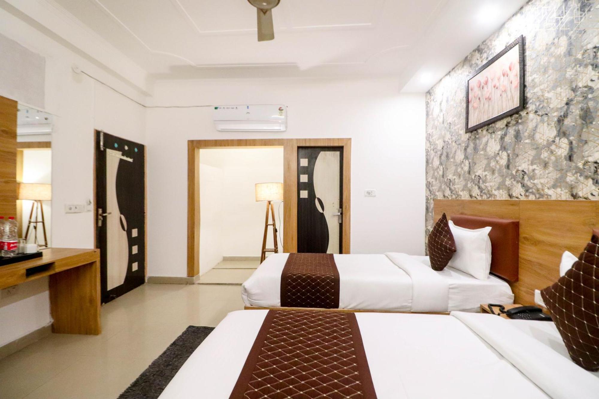 Hotel Vvs Near Delhi Airport New Delhi Exterior photo