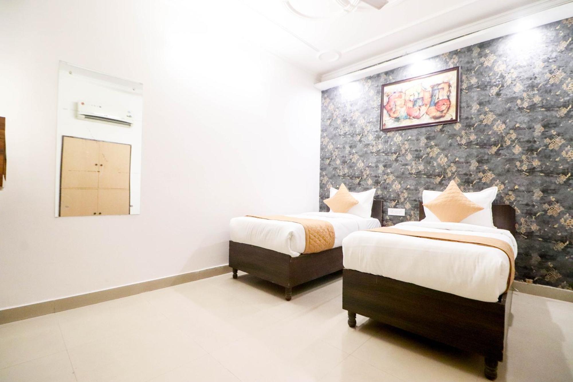 Hotel Vvs Near Delhi Airport New Delhi Exterior photo