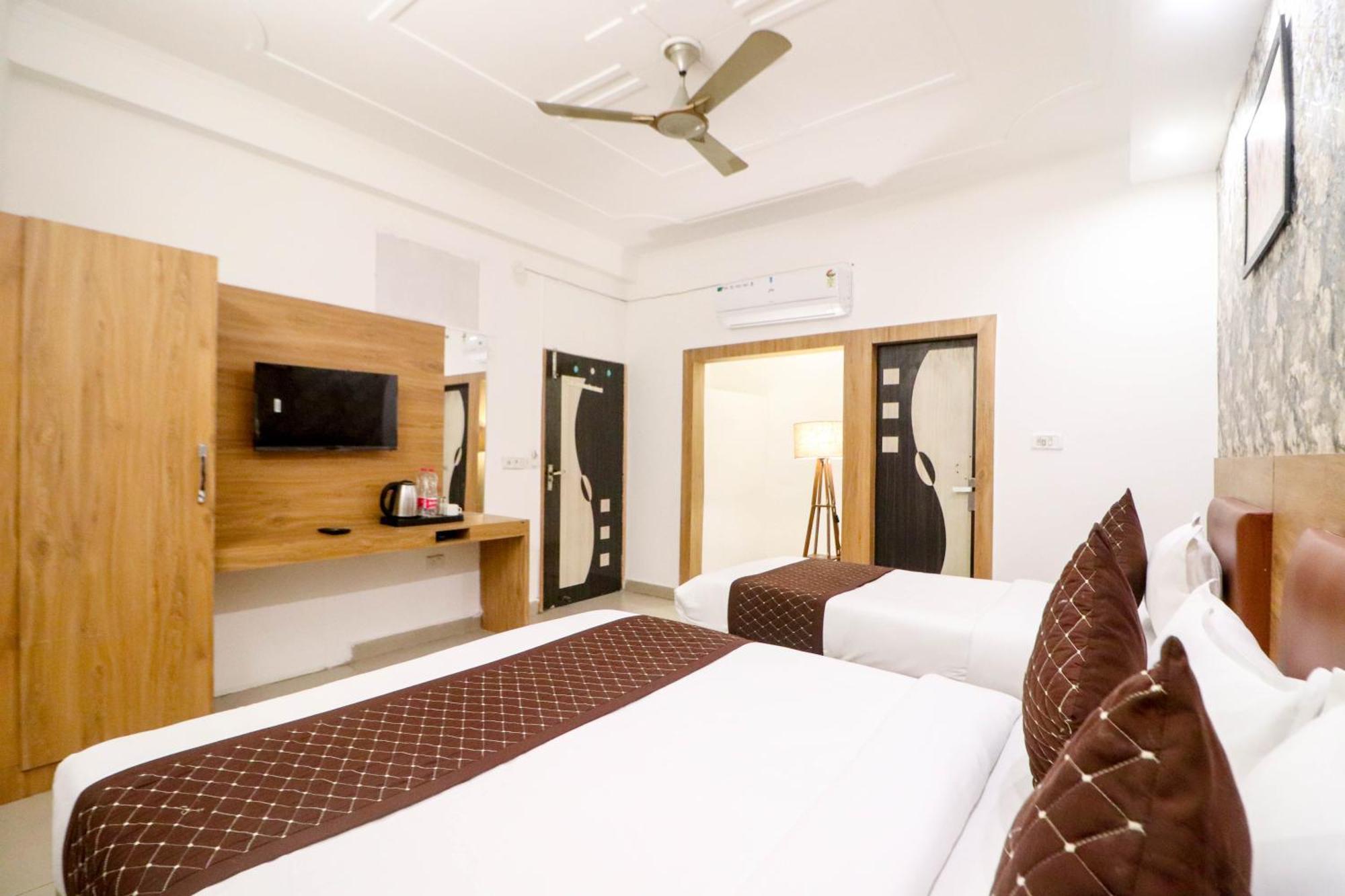 Hotel Vvs Near Delhi Airport New Delhi Exterior photo