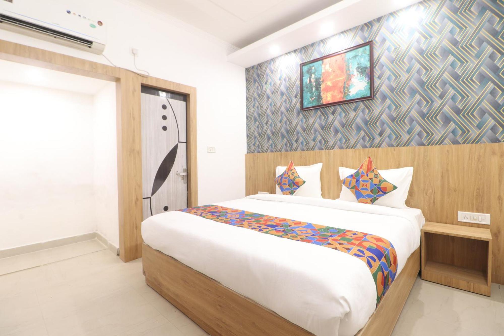 Hotel Vvs Near Delhi Airport New Delhi Exterior photo